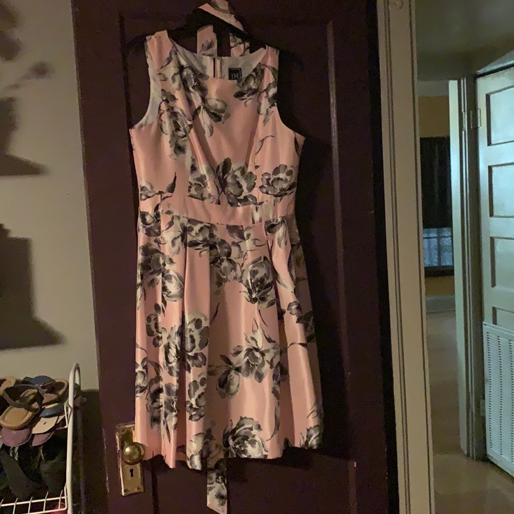 Sleevess dress